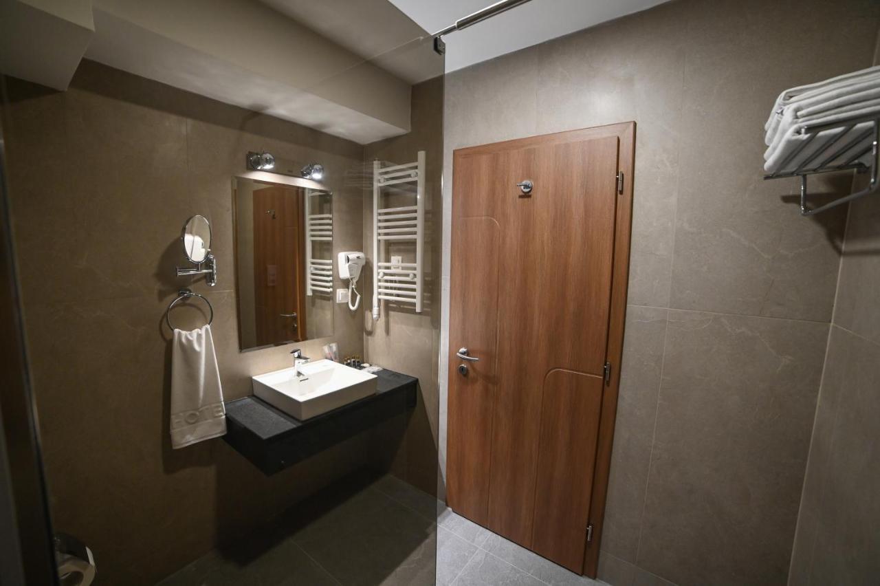 Glorius Hotel Велес Екстер'єр фото