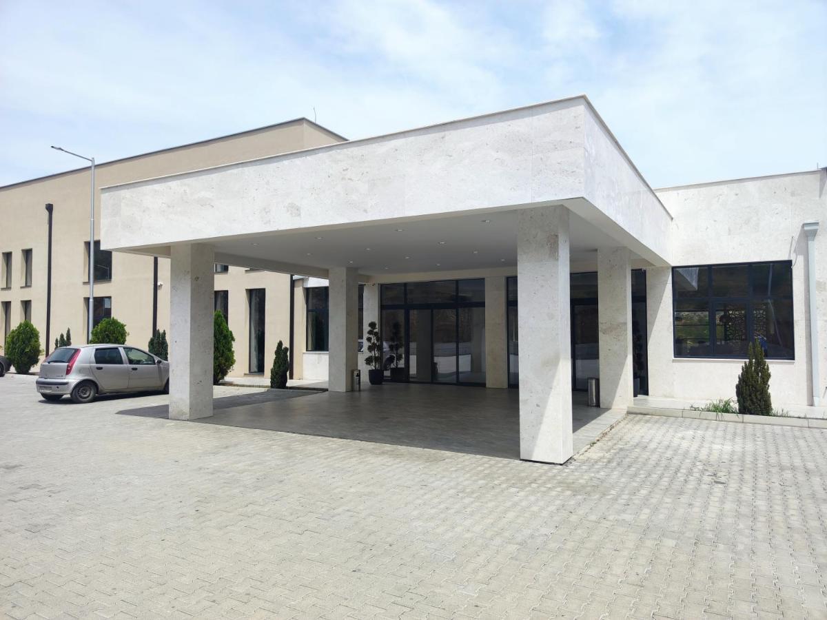 Glorius Hotel Велес Екстер'єр фото
